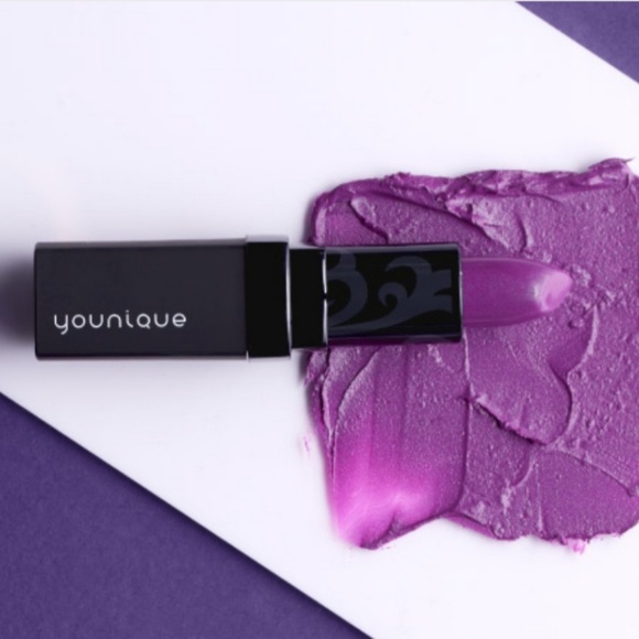 Younique Other - NWT♦️PRENTENTIOUS♦️Younique Opulence Lipstick